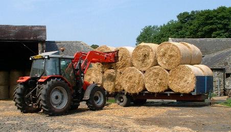 Northumberlandfarmhouse straw coming home